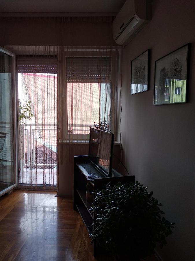 Momo's studio apartment Subotica Exterior foto